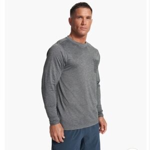 Vuori Tradewind Performance Long Sleeve Men's Small Heather Gray EUC